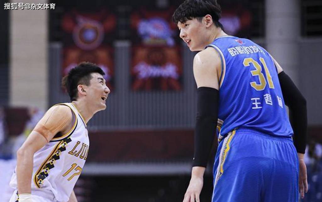 深圳队横扫鹈鹕,易建联带队取胜 深圳队横扫鹈鹕,易建联带队取胜
