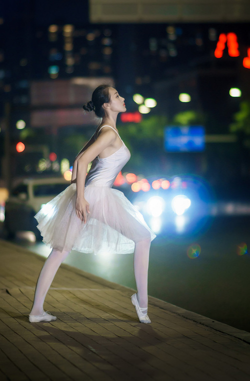 唯一的主角,托尼以节奏大师的独裁,导演巴西队史诗级翻盘